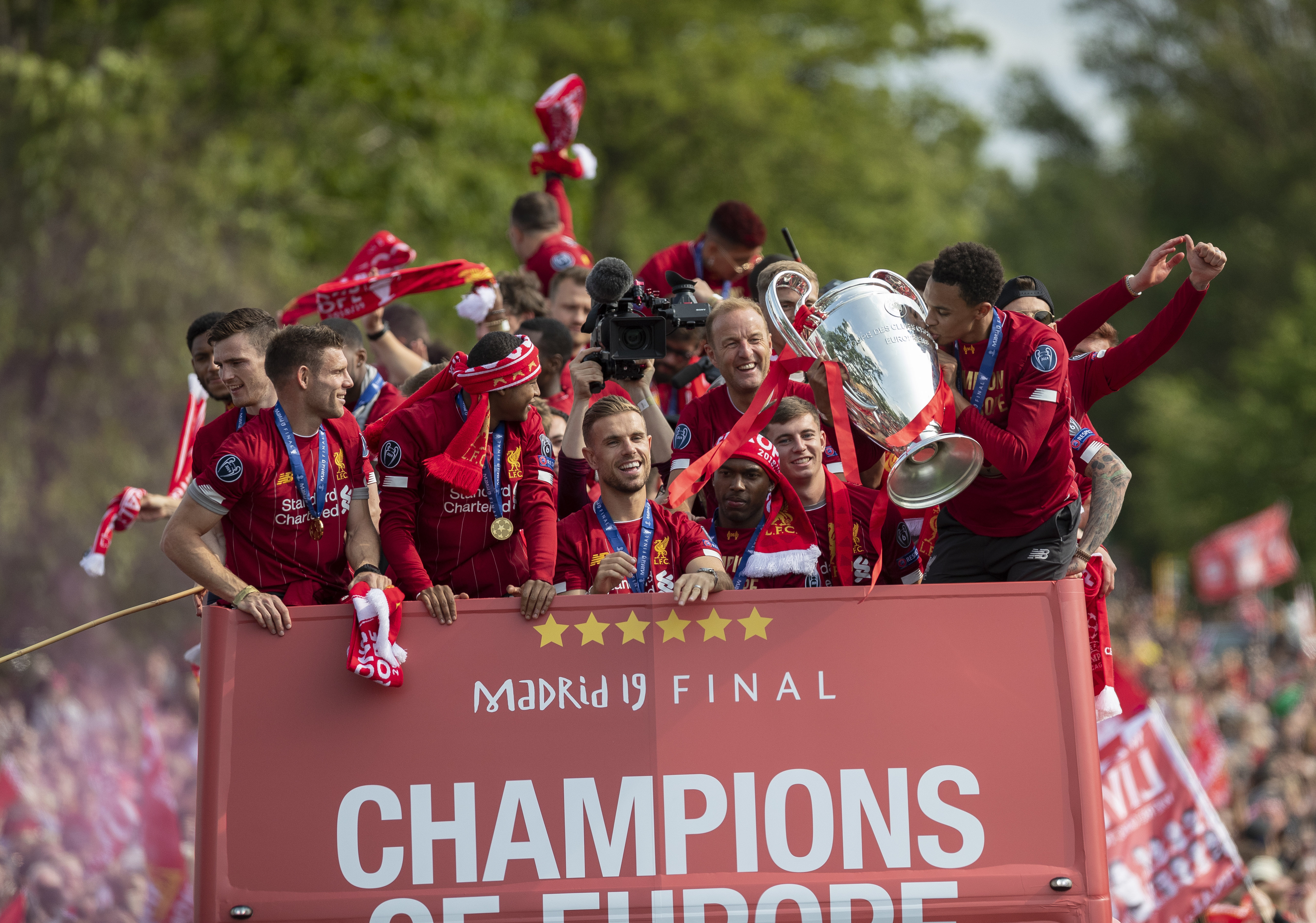 双响空投！2025和平精英PSI总决赛暨空投节年度潮流大秀即将在三亚开幕，精彩节目引爆盛夏 ｜ 和平精英赛事