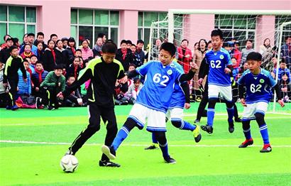 一人一猫皇城冒险！国产动作肉鸽《维兹之刃》今日开启Playtest