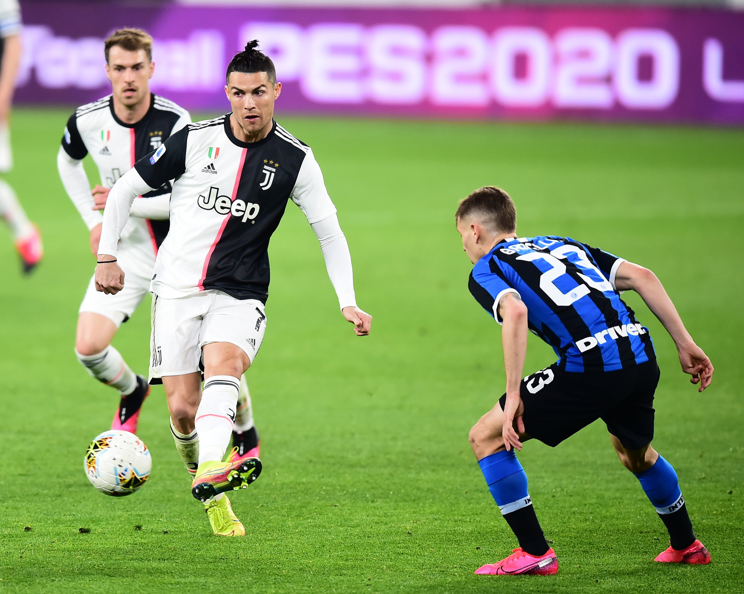 青岛男篮82-74险胜吉林