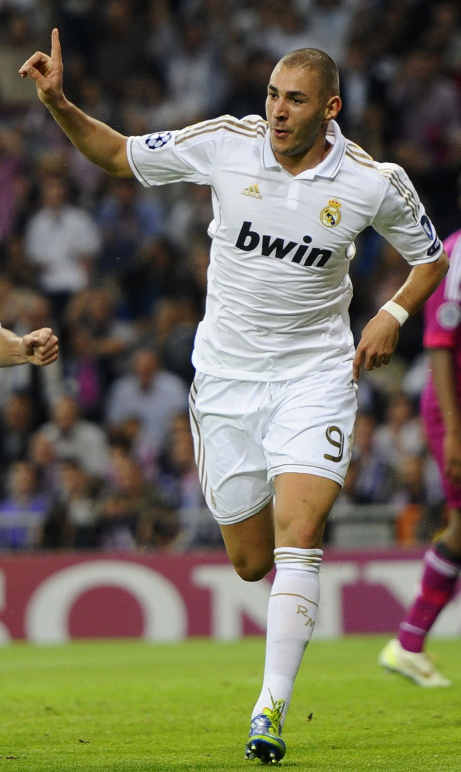 广厦击败新疆，新帅格兰场边连连叹气，球迷波波维奇来了也白搭