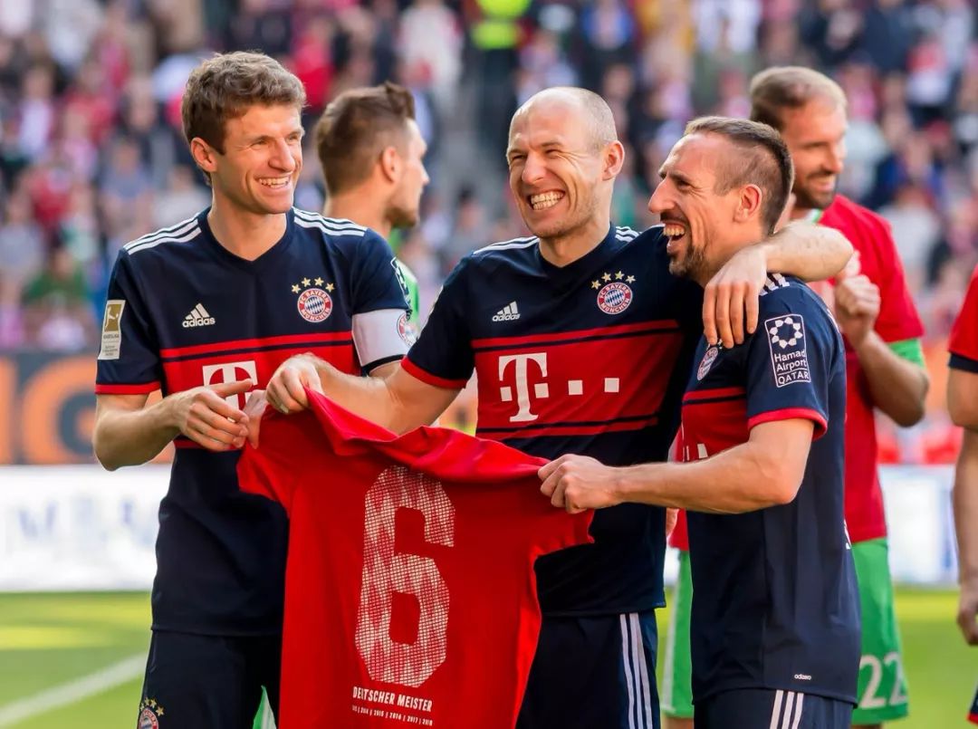 姆巴佩加盟皇马后球队丢失七项冠军，金球奖梦想依旧遥远，巴萨霸榜国内四冠