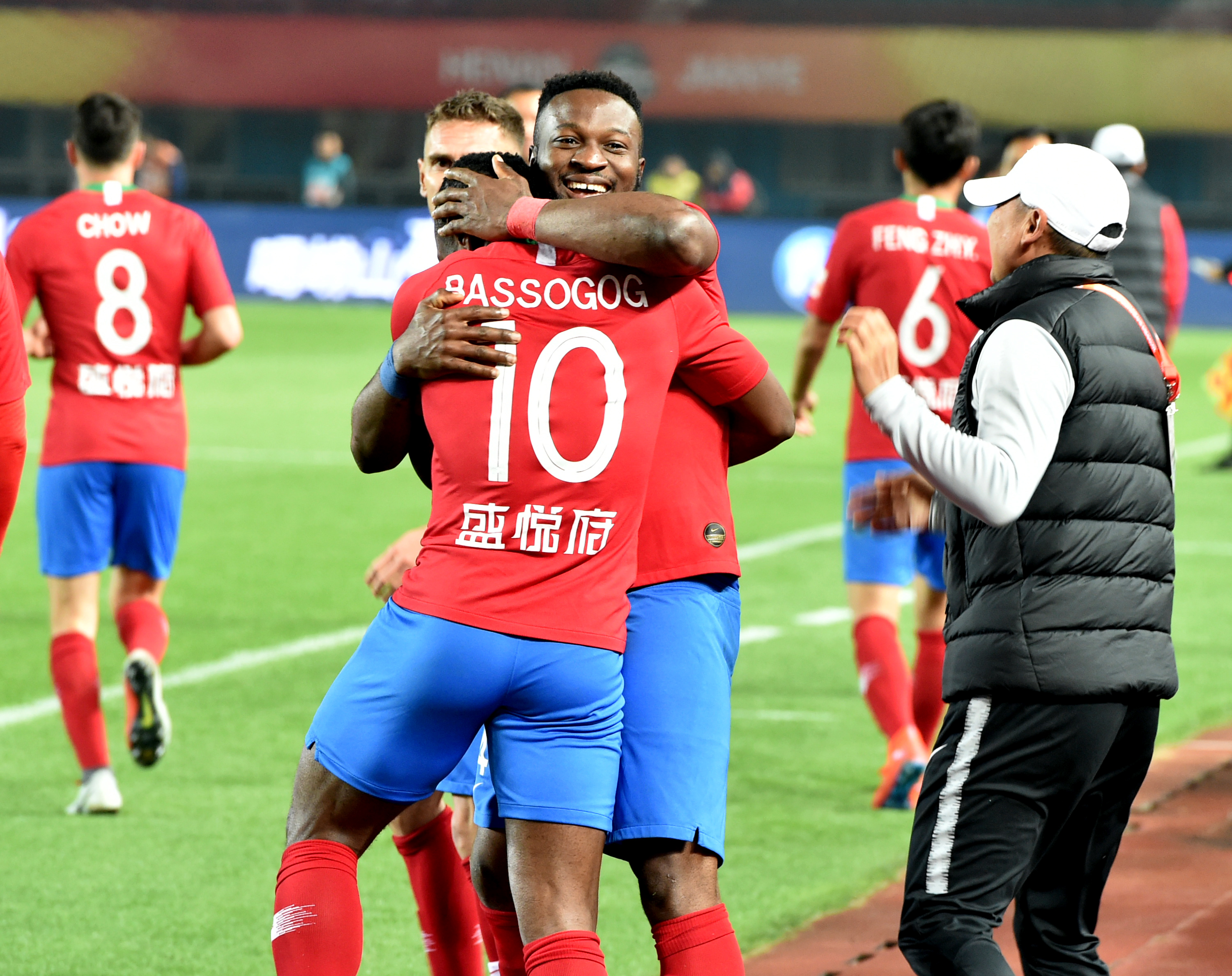 辽篮惨败广东揪出三大死穴！杨鸣还在啃老本：外援竟狂输对手44分